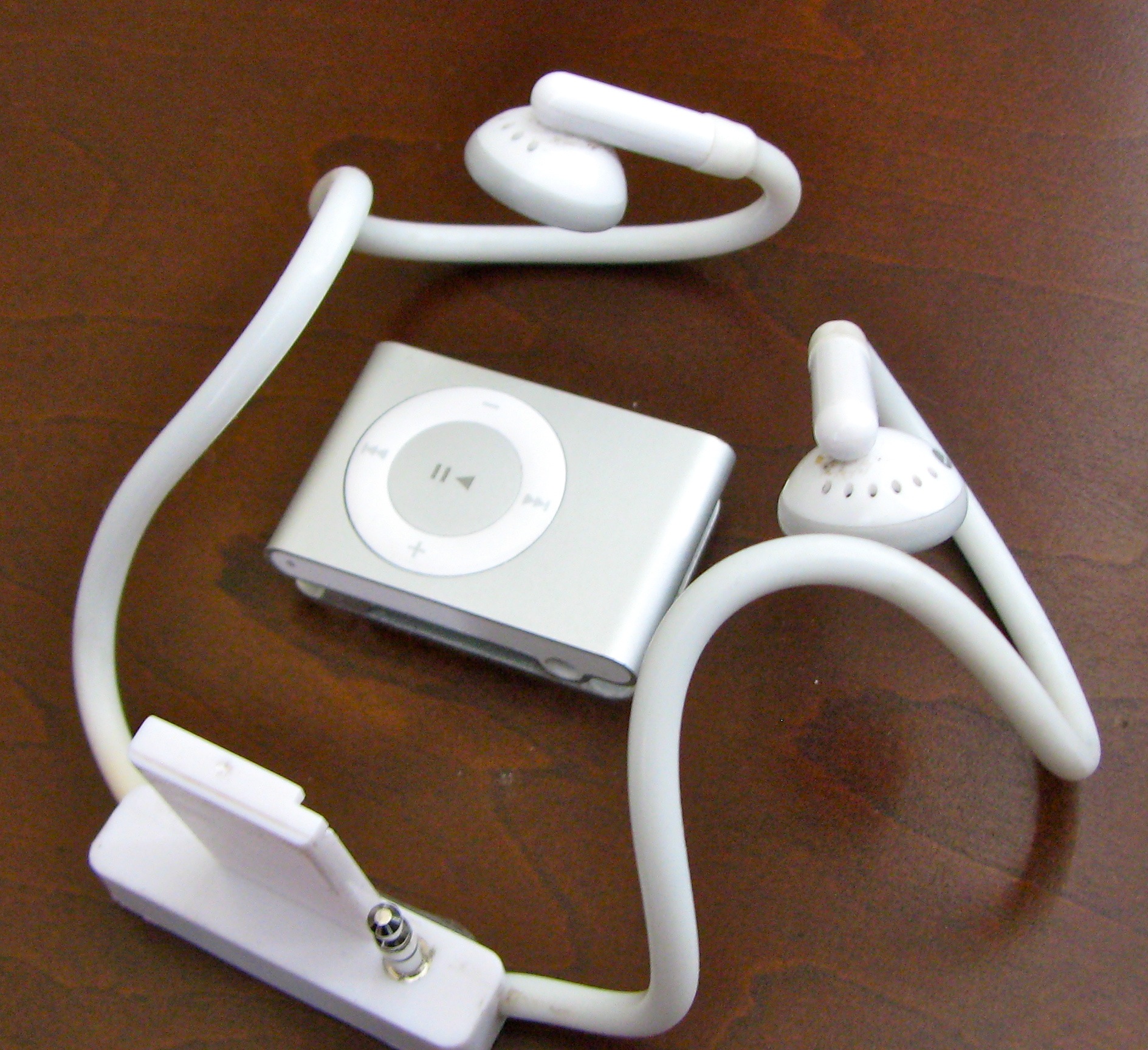 iPod shuffle MP3, Wearables